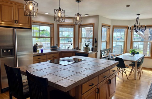 Moses Lake House | Lakefront Escape Near Gorge Amphitheater
