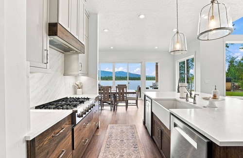 Donnelly House | Lakefront| Hot Tub| Gameroom| Sauna|Lake Cascade