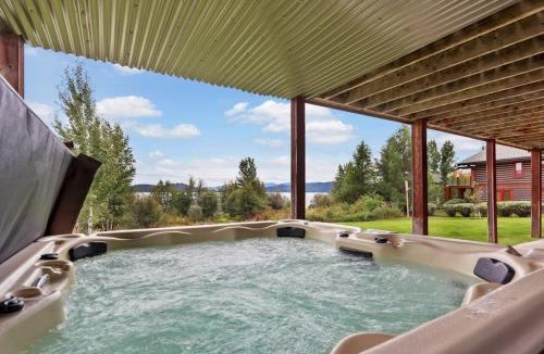 Sandpoint House | Lakefront Luxury