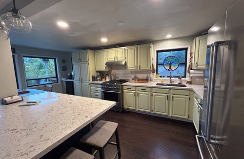 Lacey House | Lakefront Oasis, come enjoy every sunset