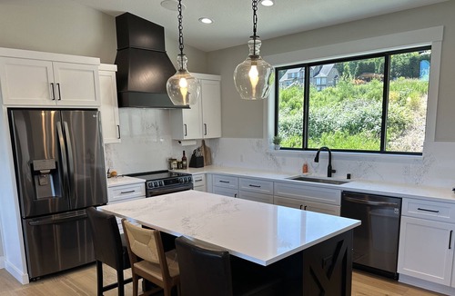 Mossyrock House | Lakefront Retreat: New Construction Lake House with Breathtaking Mayfield View