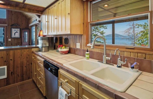 Sandpoint House | Lakefront Retreat Sleeps 16, Guest House, 2 docks