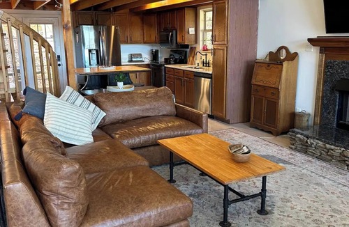 Andersonville House | Lakehouse with Lake and Mountain views by Norris Lake Tennessee Andersonville