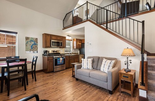 Dover Bay House | Lakeshore Retreat - 1 Bedroom and Loft 1 Bath Parkside Bungalow
