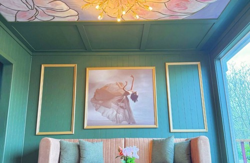 Dunes City Cabin | Lakeside Cabin with custom artwork near Florence