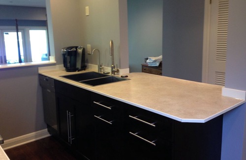 Lakewood House | Lakeside Luxury - Chic Apartment in Lakefront Home