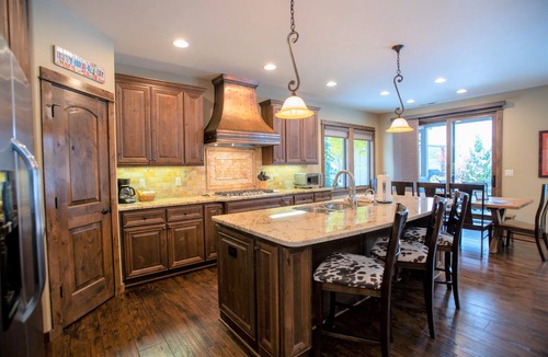 Sunriver Cabin | Lakeside Luxury Home with Access to Exclusive Golf