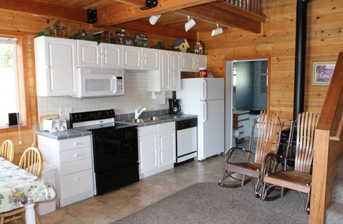Trout Creek Hotel | Lakeside Resort and Motel