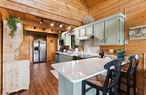 Eureka Cabin | Lakeside Retreat in Eureka!