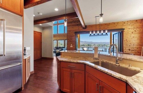 Chelan House | Lakeside retreat with panoramic views