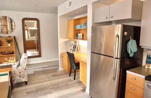 Chelan Condo | Lakeside Sandy Feet Retreat