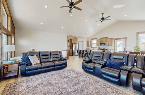 Sweetwater Cabin | Lakeview Cabin with Fireplace, Wet Bar & Mountain Views