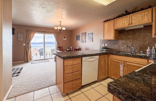 Harbor Village Condo | Lakeview Condo 871 #3