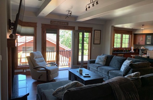 McCall Condo | Lakeview Condo Available for Summer Season