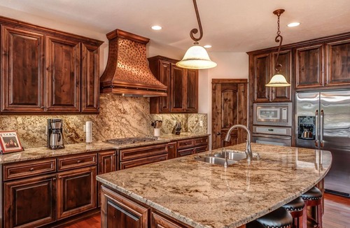 Sunriver Cabin | Lakeview Escape with Access to Exclusive Golf