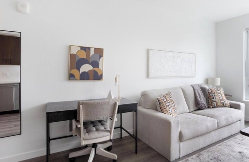 Crown Hill Apartment | Landing | Amazing 1BD, Gym