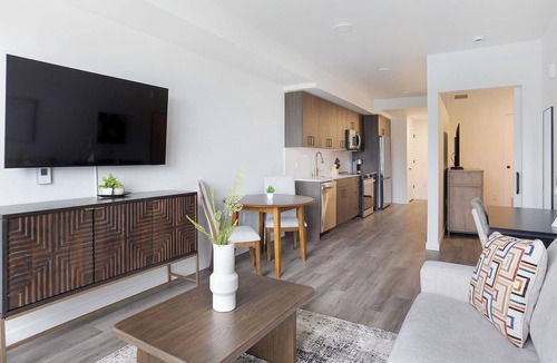 Crown Hill Apartment | Landing | Amazing 1BD, Gym