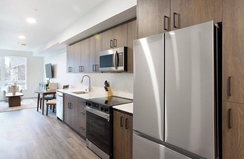 Crown Hill Apartment | Landing | Amazing 1BD, Gym