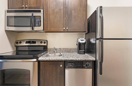 Pearl District Apartment | Landing | Amazing Studio, Gym, Courtyard