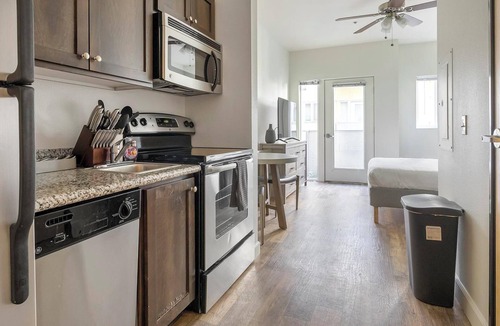 Pearl District Apartment | Landing | Amazing Studio, Courtyard, Gym