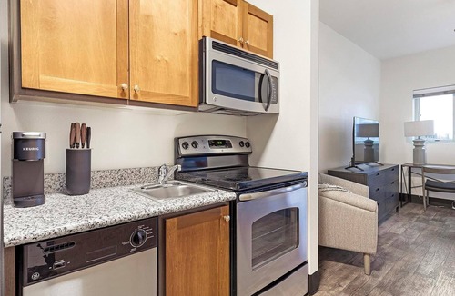 Pearl District Apartment | Landing | Amazing Studio, Gym, Courtyard
