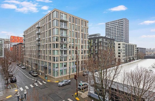 Pearl District Apartment | Landing | Amazing Studio, Gym, Courtyard