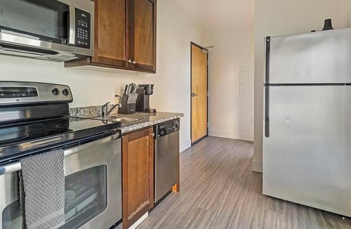 Pearl District Apartment | Landing at Pearl Studios - Studio in Northwest Portland