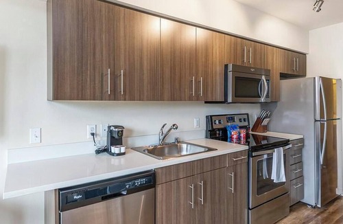 New Tacoma Apartment | Landing at The Henry - Studio in New Tacoma