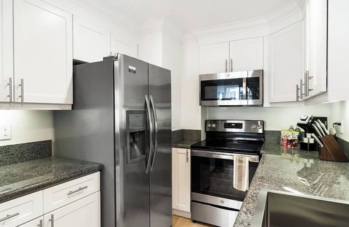 Lakeview Apartment | Landing at Villaggio on Yarrow Bay - 1 Bedroom in Lakeview