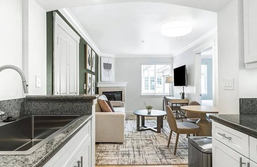 Lakeview Apartment | Landing at Villaggio on Yarrow Bay - 1 Bedroom in Lakeview