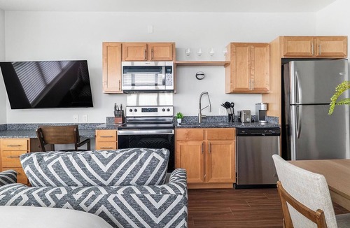 Five Points South Apartment | Landing | Beautiful Studio, Yoga Studio, Pool