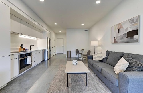 Sugar House Apartment | Landing | Incredible Studio, Gym, Rooftop Lounge