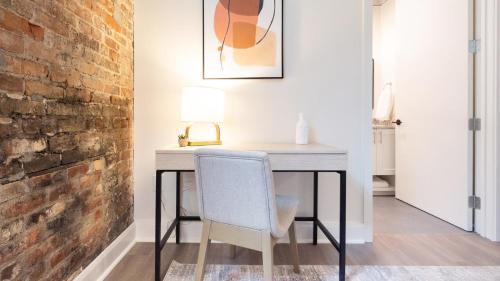 Five Points South Apartment | Landing Midtown