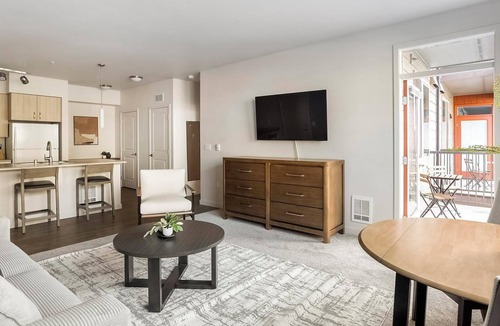 Smokey Point Apartment | Landing | Modern 1BD, Pool, Gym
