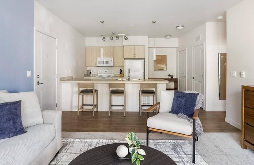 Smokey Point Apartment | Landing | Modern 1BD, Pool, Gym