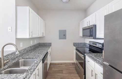 Murfreesboro Apartment | Landing | Modern 1BD, Clubhouse, Gym