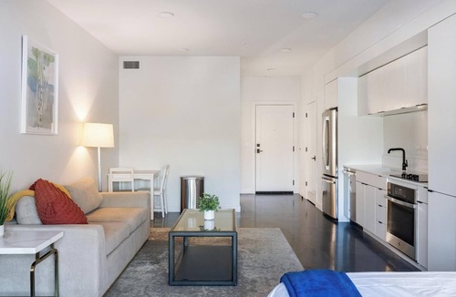 Sugar House Apartment | Landing | Modern Studio, Rooftop Lounge, Gym