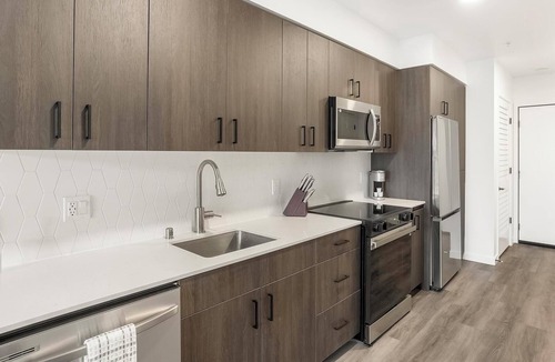 Crown Hill Apartment | Landing | Spectacular 1BD, Gym