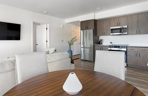 Crown Hill Apartment | Landing | Spectacular 2BD, Gym