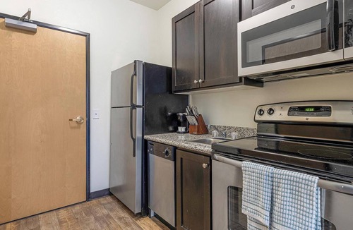 Pearl District Apartment | Landing | Spectacular Studio, Courtyard, Gym
