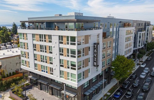 Crown Hill Apartment | Landing | Stunning 1BD, Gym