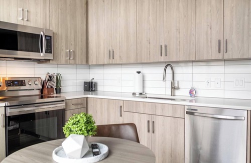 Downtown Salt Lake City Apartment | Landing | Stunning Studio, Gym, Game Room