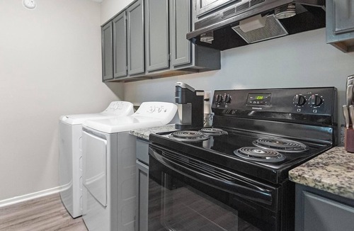 Cordova Apartment | Landing | Stylish 2BD, Game Room, Pool