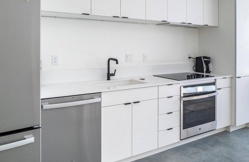 Sugar House Apartment | Landing | Stylish Studio, Rooftop Lounge