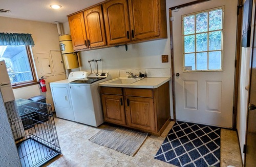 Langley House | Langley Beach House - 5 bedroom waterfront home in downtown Langley!