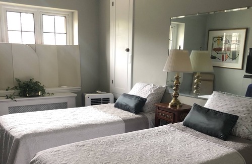 Grosse Pointe House | Large 10 Bed Estate in Grosse Pointe