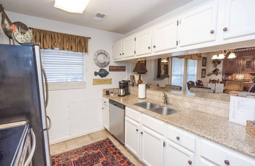 Sardis House | Large 5BR Group Home Near Sardis Lake