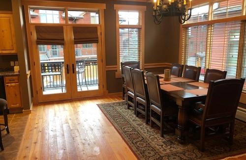 Big Sky Meadow Village Condo | Large Big Sky Condo, sleeps 12-14. Close to Yellowstone and world class skiing!