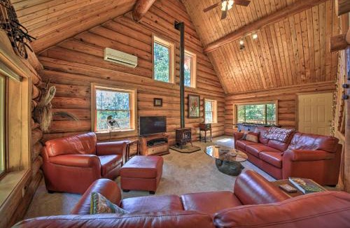 Sagle House | Large Cabin w/Fire Pit + Grill on 34 Acres!