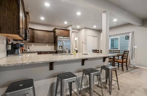 Ponderay House | Large Cottage Near Downtown, Beach & Skiing #116